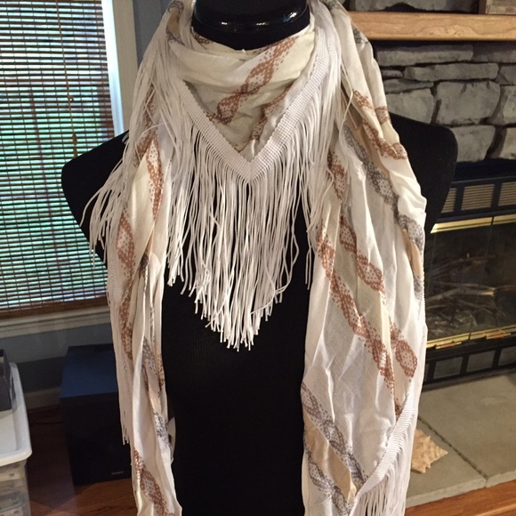 Tribal Triangle Wrap NWT