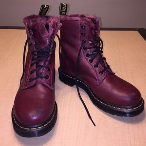 Dr. Martens Serena boot with faux fur lining size8