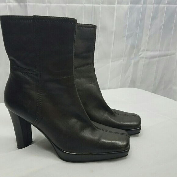 EUC Nine West Chocolate Brown Leather Boots