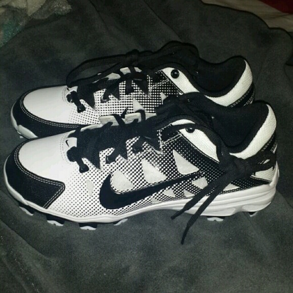 Nike hyper-diamond softball cleats