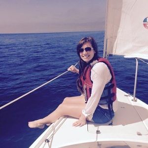 Meet your Posher, Hallie