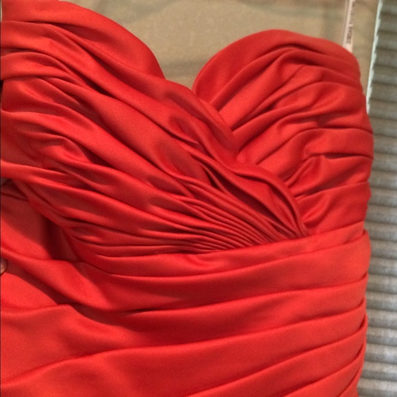 Formal dress - Picture 2 of 2