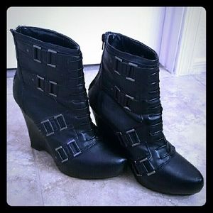 Carlos Santana Low boots