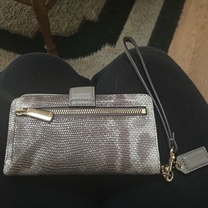 Coach /Cell phone,clutch purse.