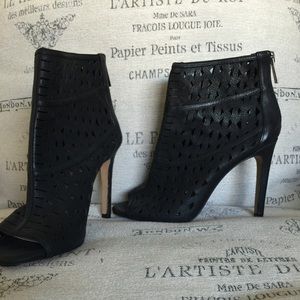 NWOT Black heeled boots
