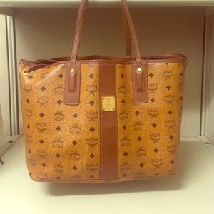 MCM Reversible Liz