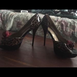 Platform high-heeled shoes!