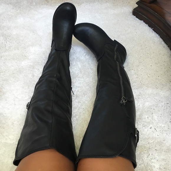 Over the knee boots - Picture 2 of 3