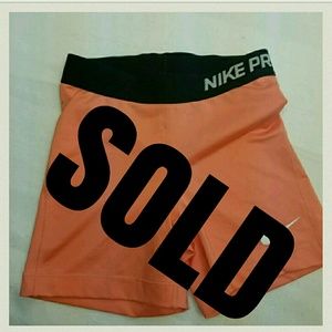 EUC NIKE PRO DRI FIT COMPRESSION SHORTS