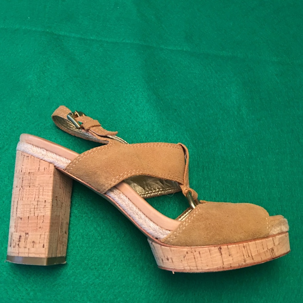 Heels - Picture 3 of 3