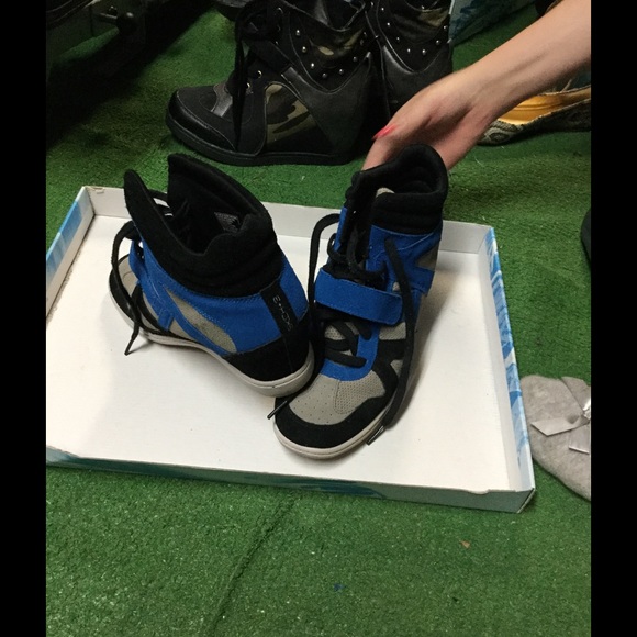 Wedges - Picture 1 of 1