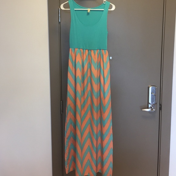 Pixi + Ivy chevron maxi dress - Picture 3 of 3