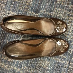 Brown patent leather Tory Burch wedges