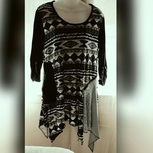 Beautiful tunic top Aston by Firmiana