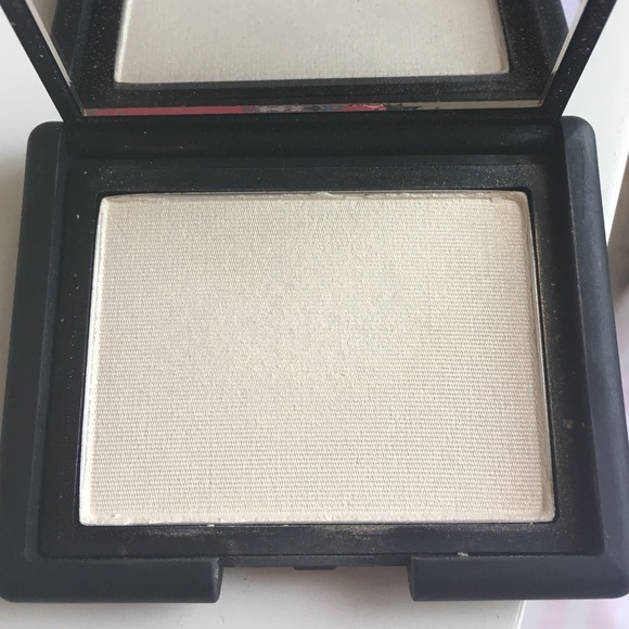 NARS Albatross highlighter! - Picture 2 of 2