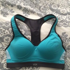 NWOT Victoria Secret - sports bra - size 32b