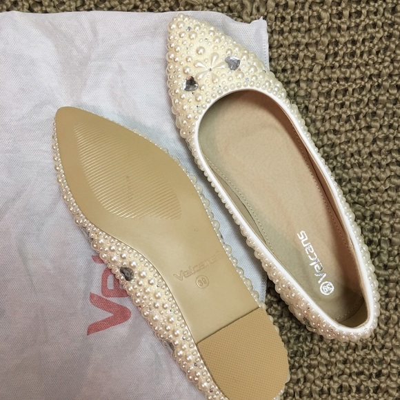 Flats - Picture 2 of 3