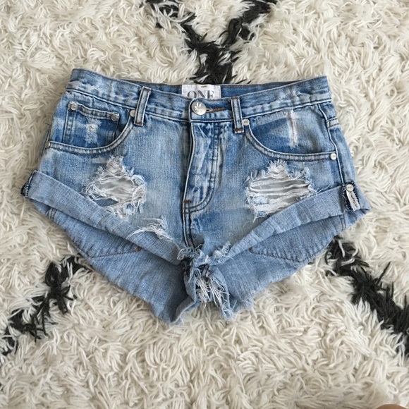 One Teaspoon bandits shorts size 24