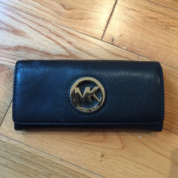 Like new Michael Kors Wallet - Picture 1 of 4