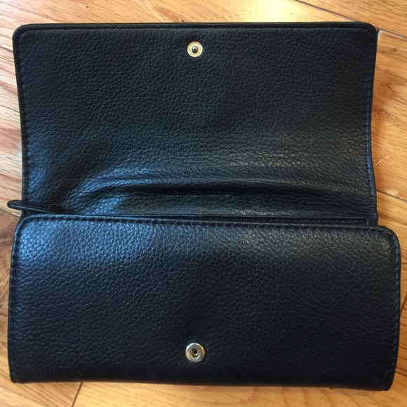 Like new Michael Kors Wallet - Picture 2 of 4