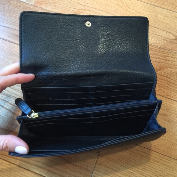 Like new Michael Kors Wallet - Picture 3 of 4