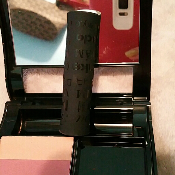 Mary Kay - Picture 3 of 4