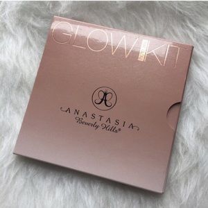 Anastasia Beverly Hills glow kit