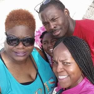 Meet your Posher, Javon