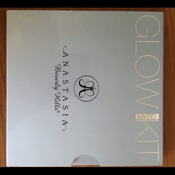 100% authentic Anastasia Beverly Hills