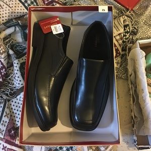 Men's dress shoes