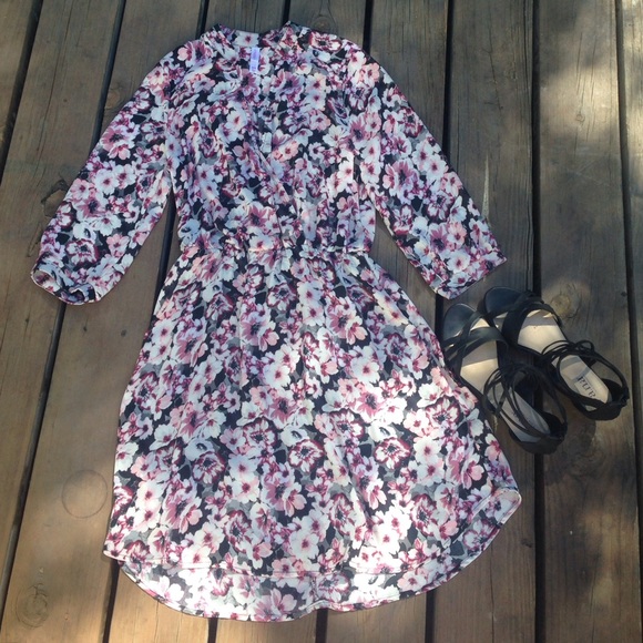 Floral 3/4 sleeve dress
