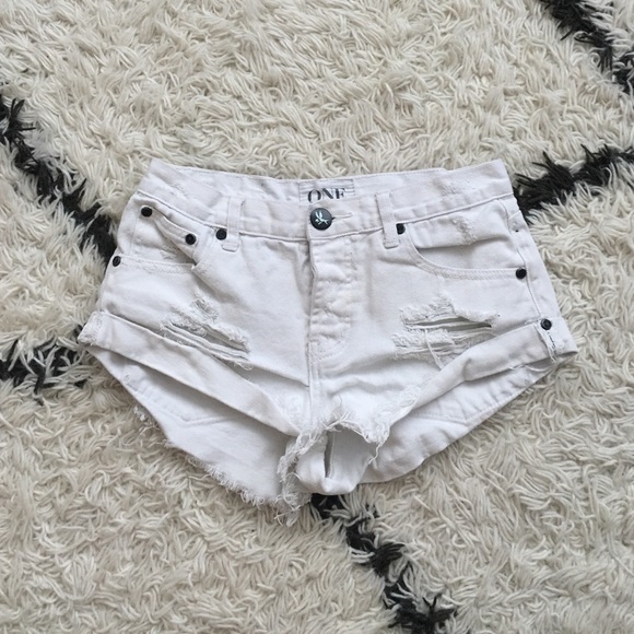 One teaspoon bandit shorts size 24 in white