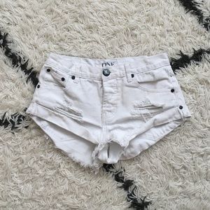 One teaspoon bandit shorts size 24 in white