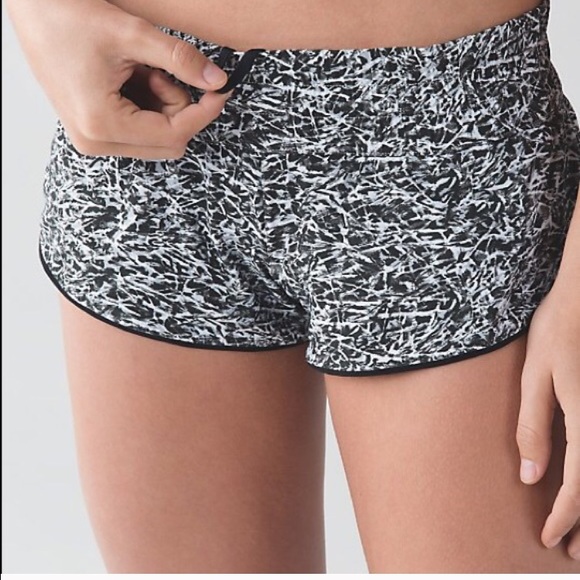 lululemon athletica Pants - Lululemon Surf Short II