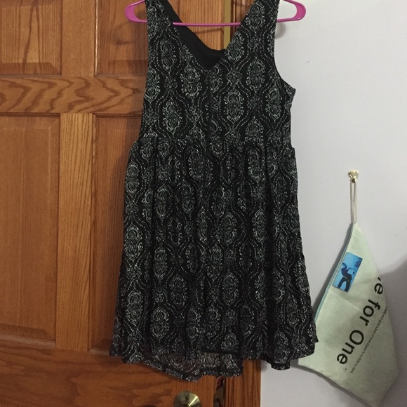 Dress - Picture 3 of 3