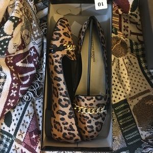 Women's cheetah print flats