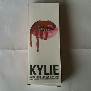 NEW KYLIE LIP KIT