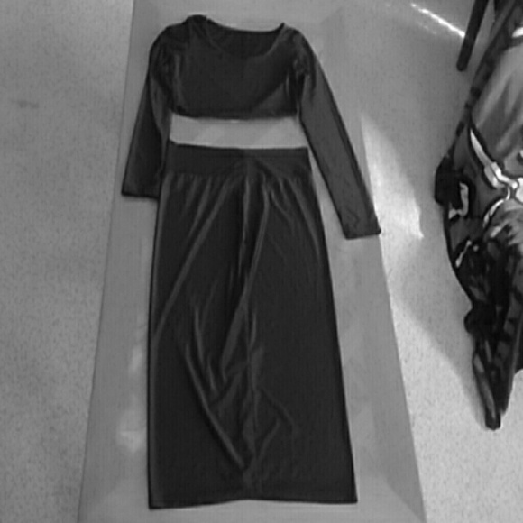 Two pieces pencil skirt / long sleeve half top