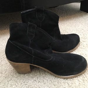 Steve Madden black suede booties