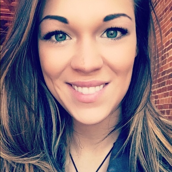 Meet your Posher, Mackenzie - Picture 4 of 4