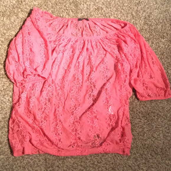 Coral 3/4 sleeve Lace top