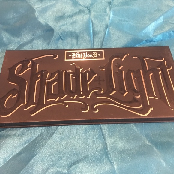Kat VD contour pallet