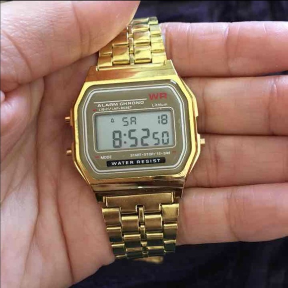 Retro Watch, SIMILAR to the 80's Casio - Picture 2 of 7