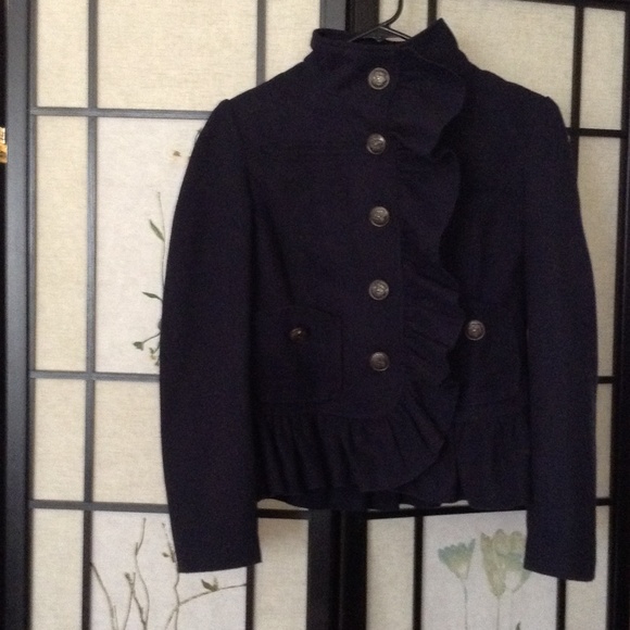 Cute navy ruffled coat 🍁🍃🍂