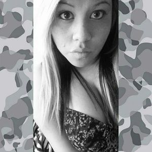 Meet your Posher, Raquel