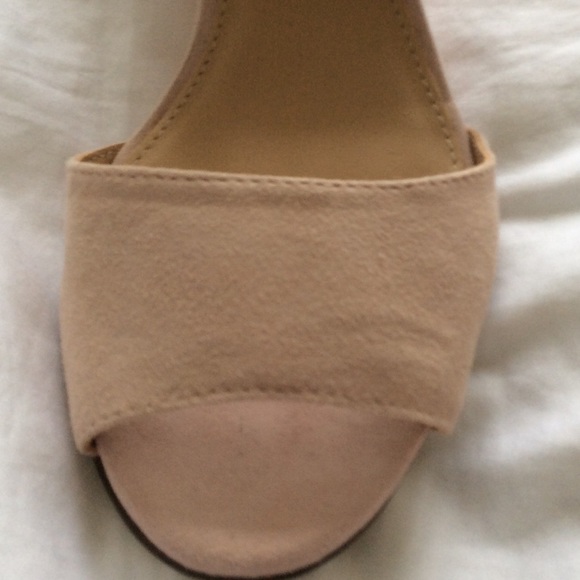 Shoes - Picture 2 of 4