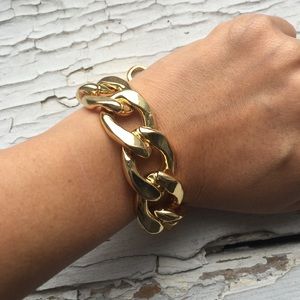 Gold chain bracelet