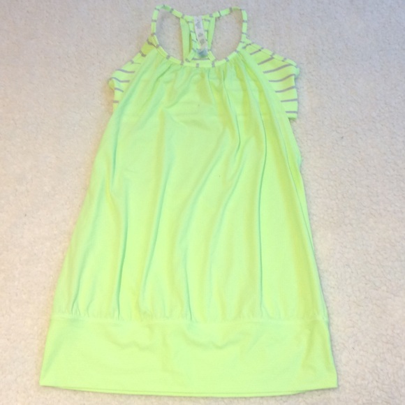Lululemon bright green tank with built in bra