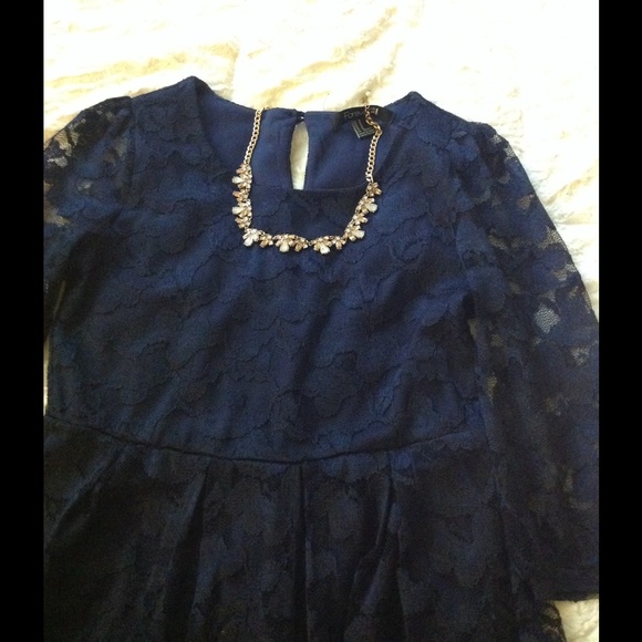 Nice fall dress. - Picture 2 of 4