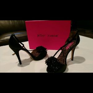 Betsy Johnson pumps